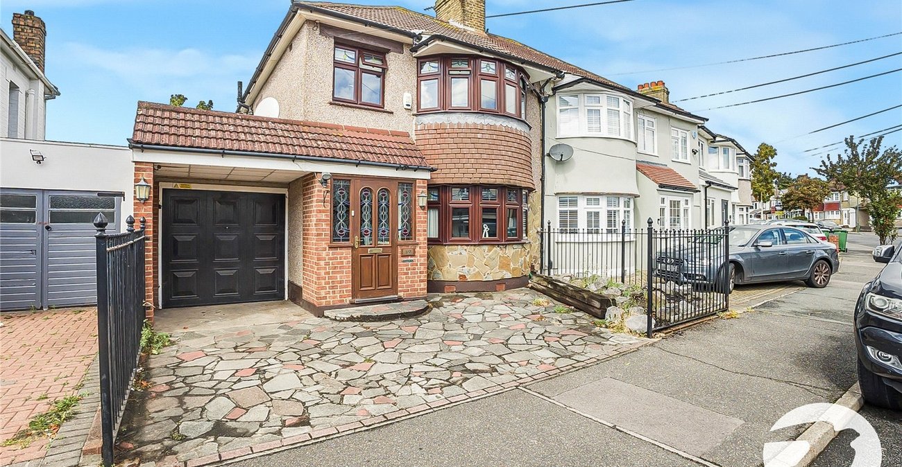 3 bedroom house for sale in Welling | Robinson Jackson