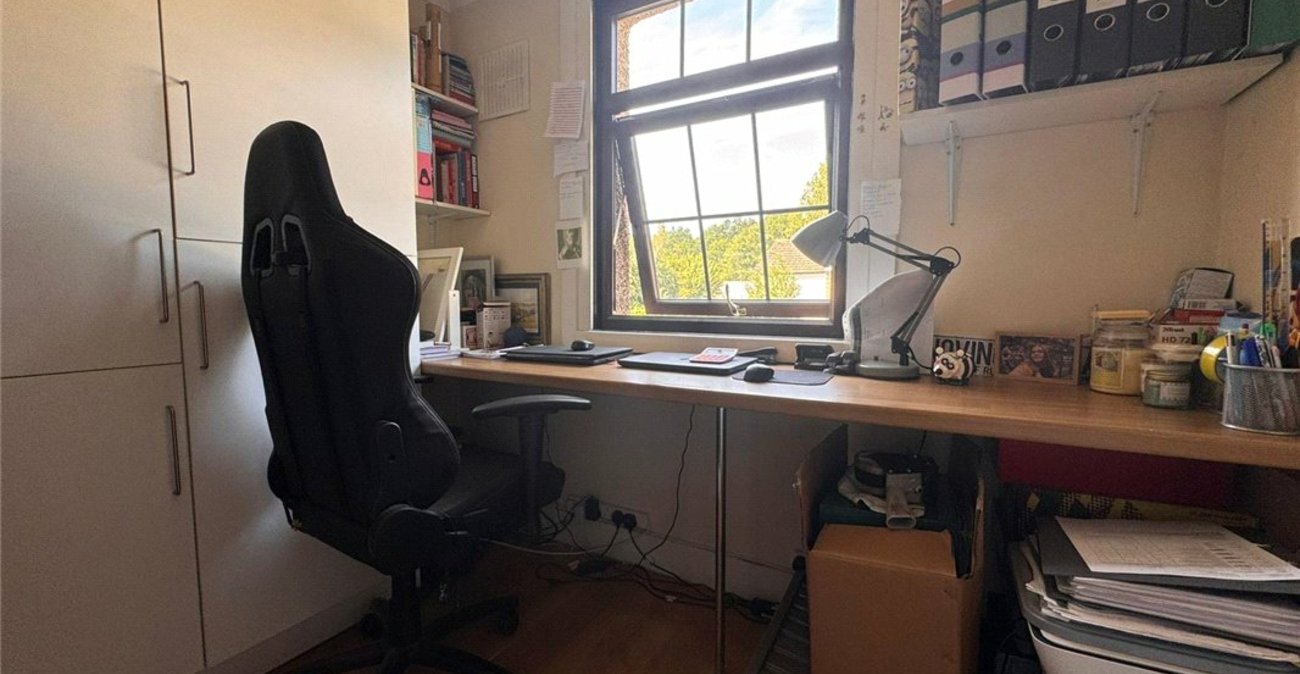 3 bedroom house for sale in Farnborough Village | Robinson Jackson