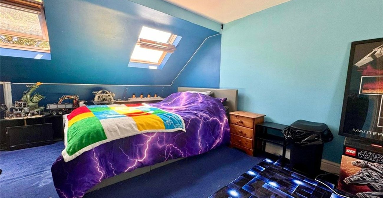 3 bedroom house for sale in Farnborough Village | Robinson Jackson