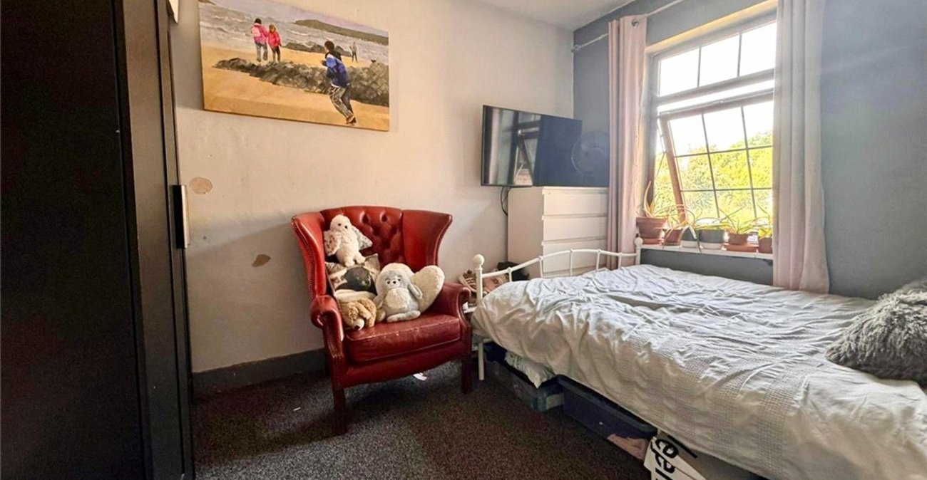 3 bedroom house for sale in Farnborough Village | Robinson Jackson