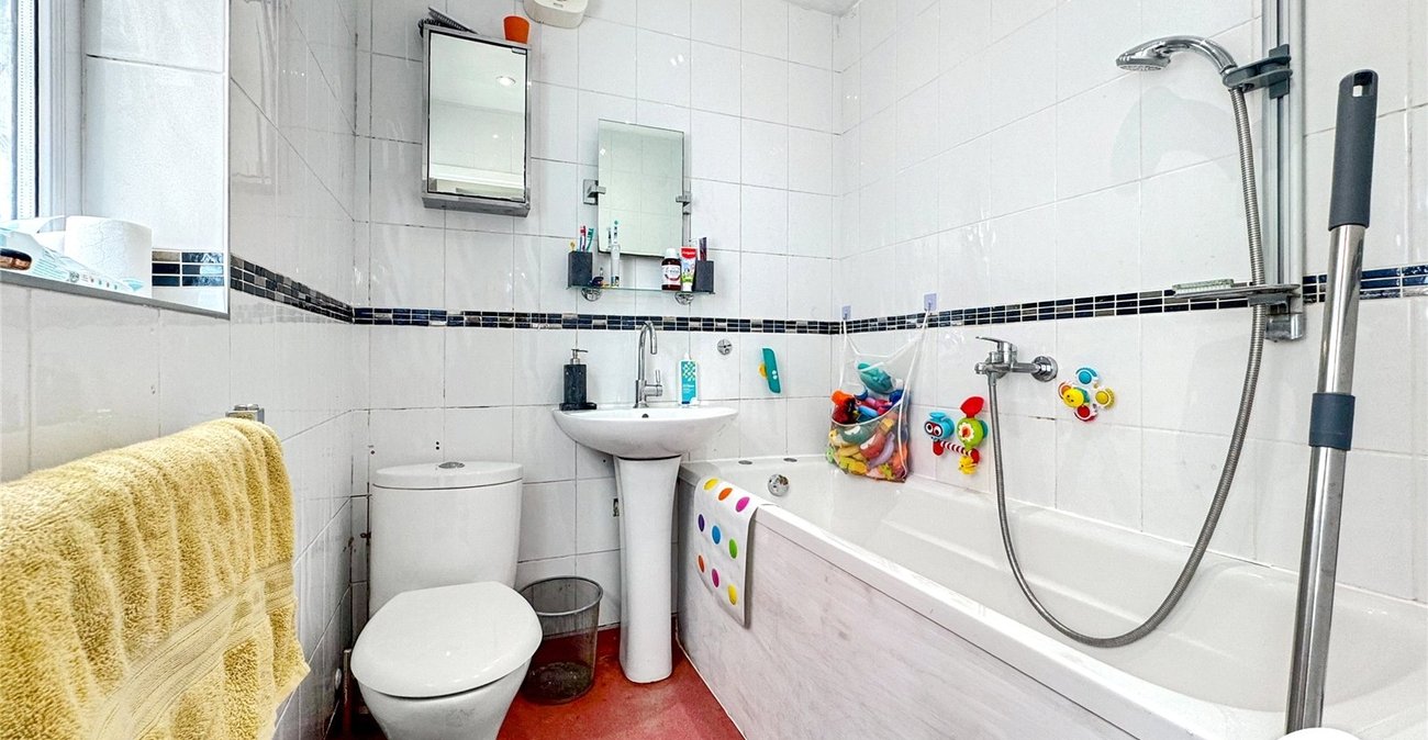 2 bedroom house for sale in Penenden Heath | Robinson Michael & Jackson