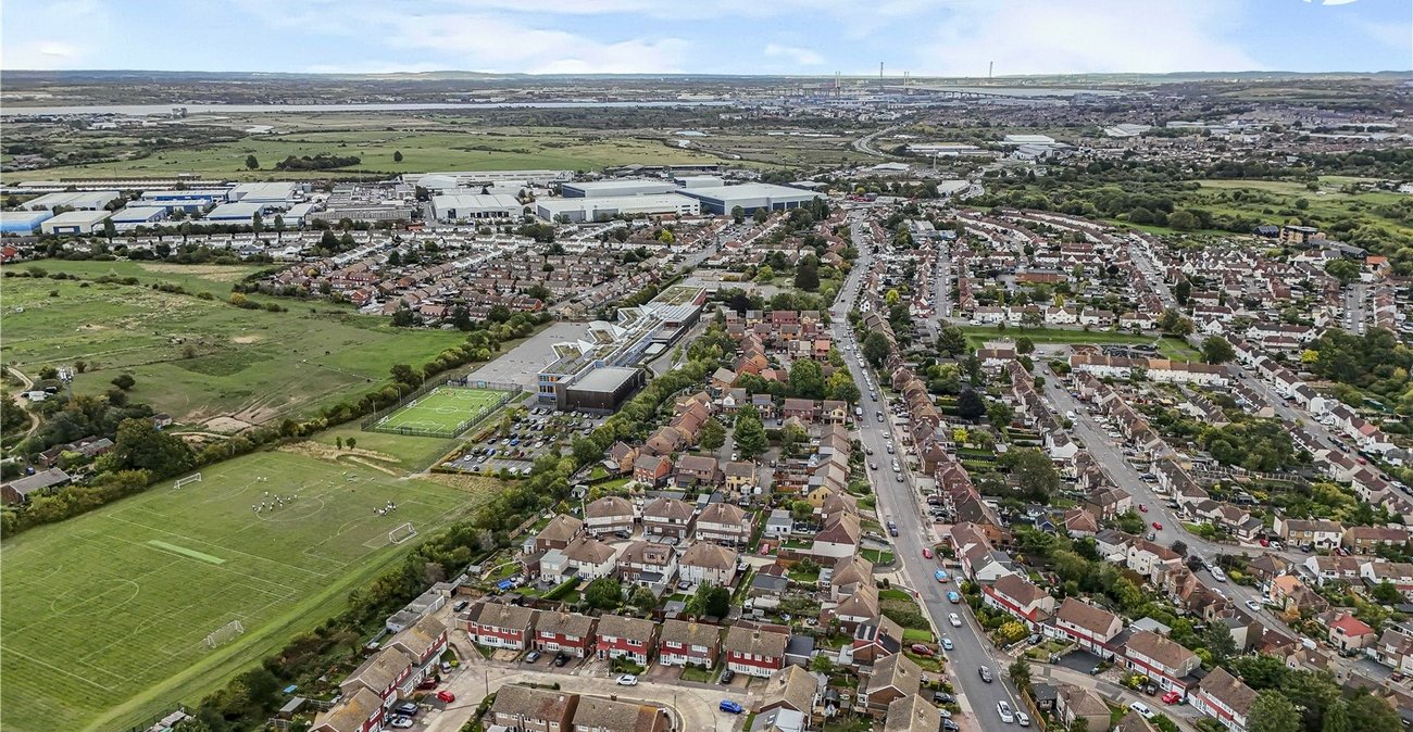 3 bedroom house for sale in Crayford | Robinson Jackson