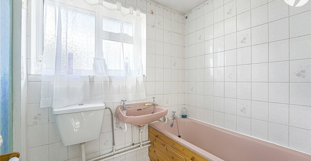 3 bedroom house for sale in Crayford | Robinson Jackson