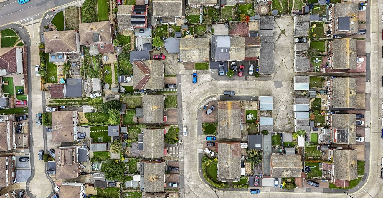 3 bedroom house for sale in Crayford | Robinson Jackson