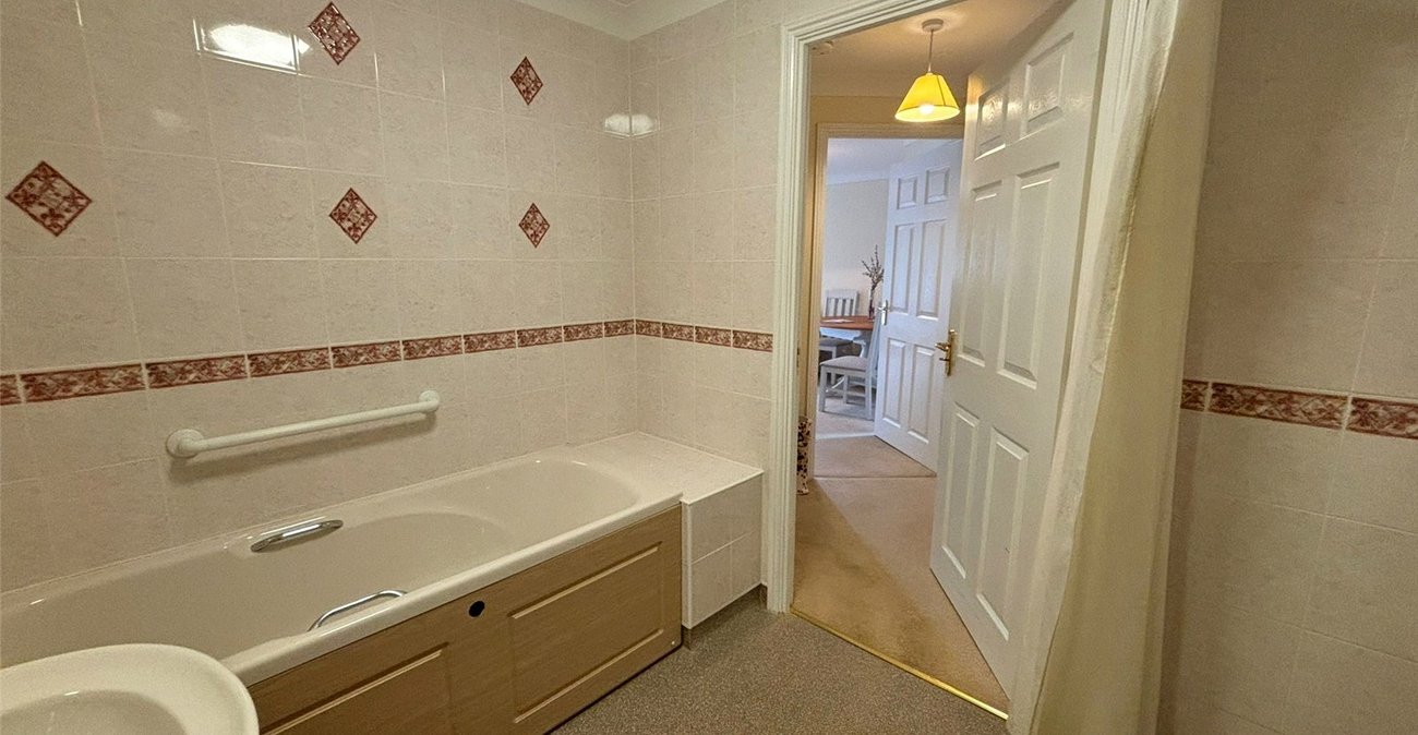 1 bedroom property for sale in Gravesend | Robinson Michael & Jackson