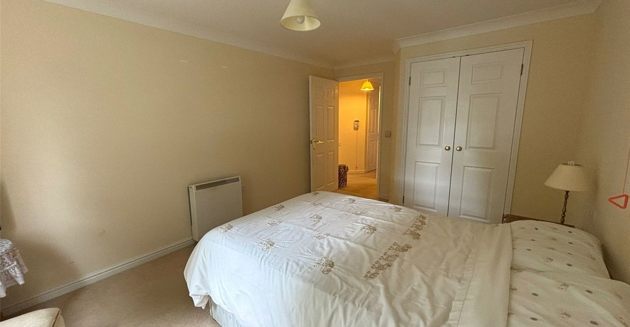 1 bedroom property for sale in Gravesend | Robinson Michael & Jackson