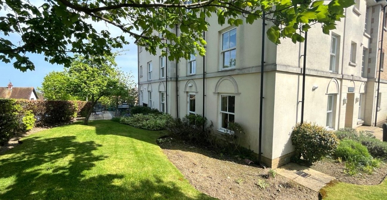 1 bedroom property for sale in Gravesend | Robinson Michael & Jackson