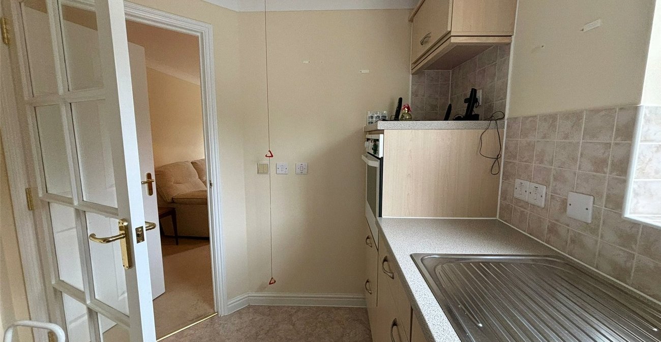 1 bedroom property for sale in Gravesend | Robinson Michael & Jackson