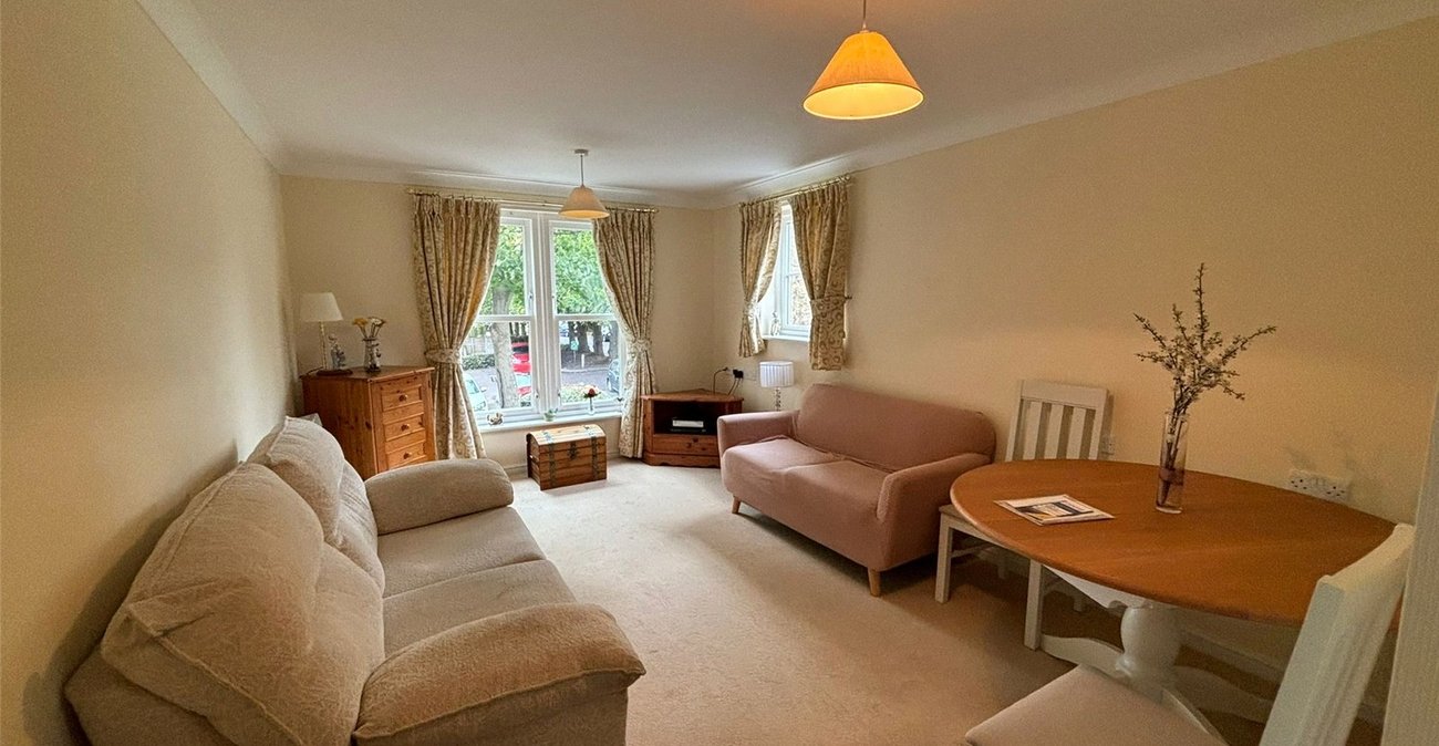 1 bedroom property for sale in Gravesend | Robinson Michael & Jackson