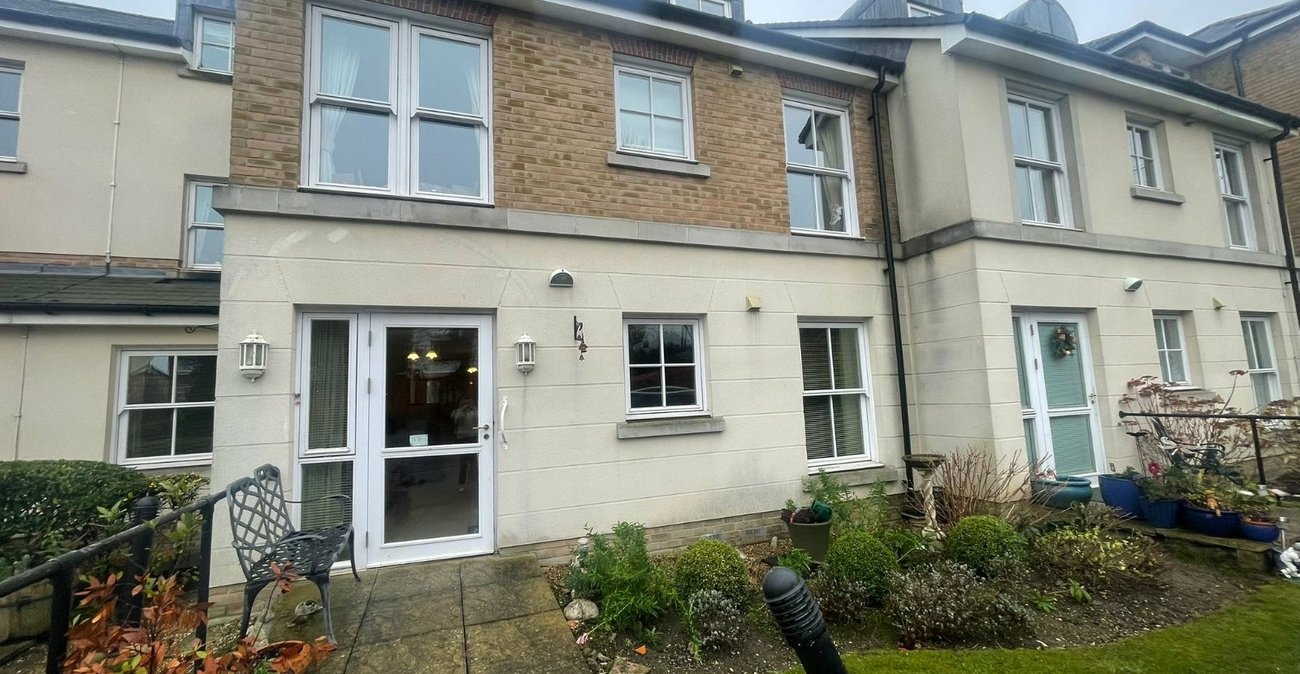 2 bedroom property for sale in Gravesend | Robinson Michael & Jackson