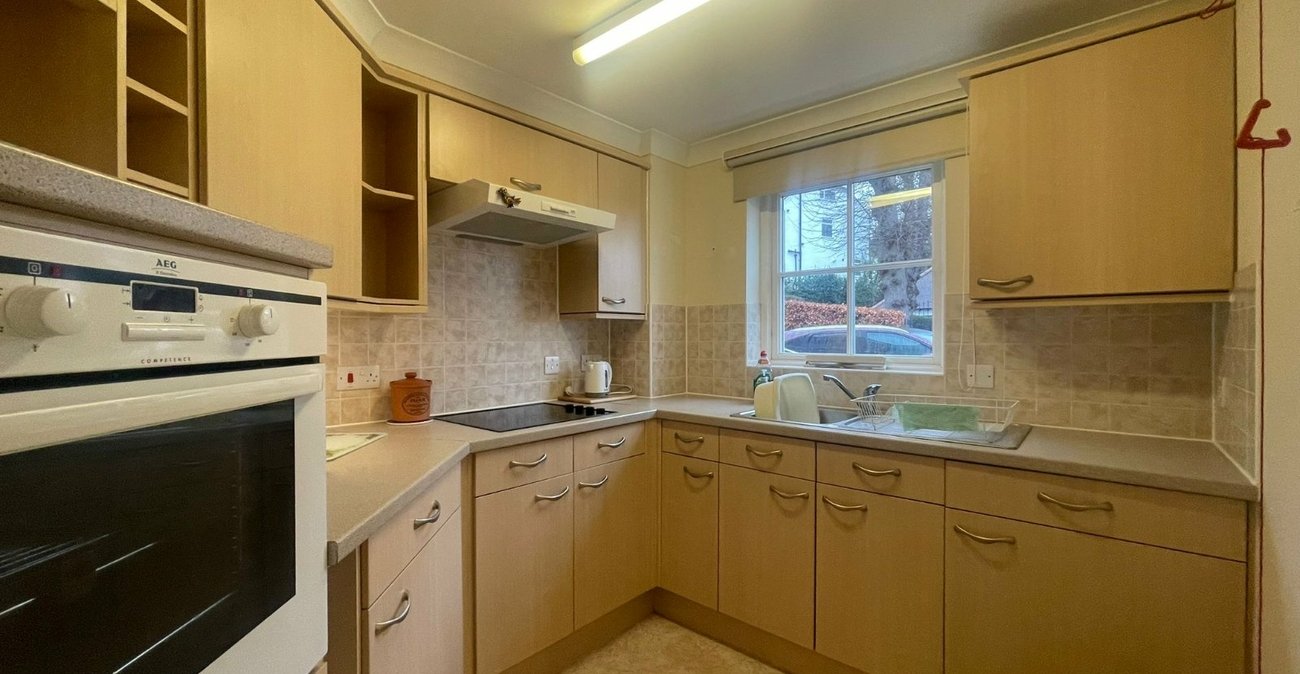 2 bedroom property for sale in Gravesend | Robinson Michael & Jackson