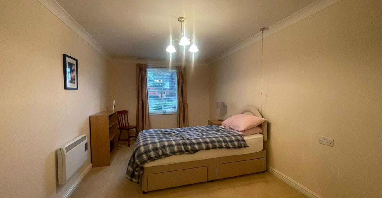 2 bedroom property for sale in Gravesend | Robinson Michael & Jackson