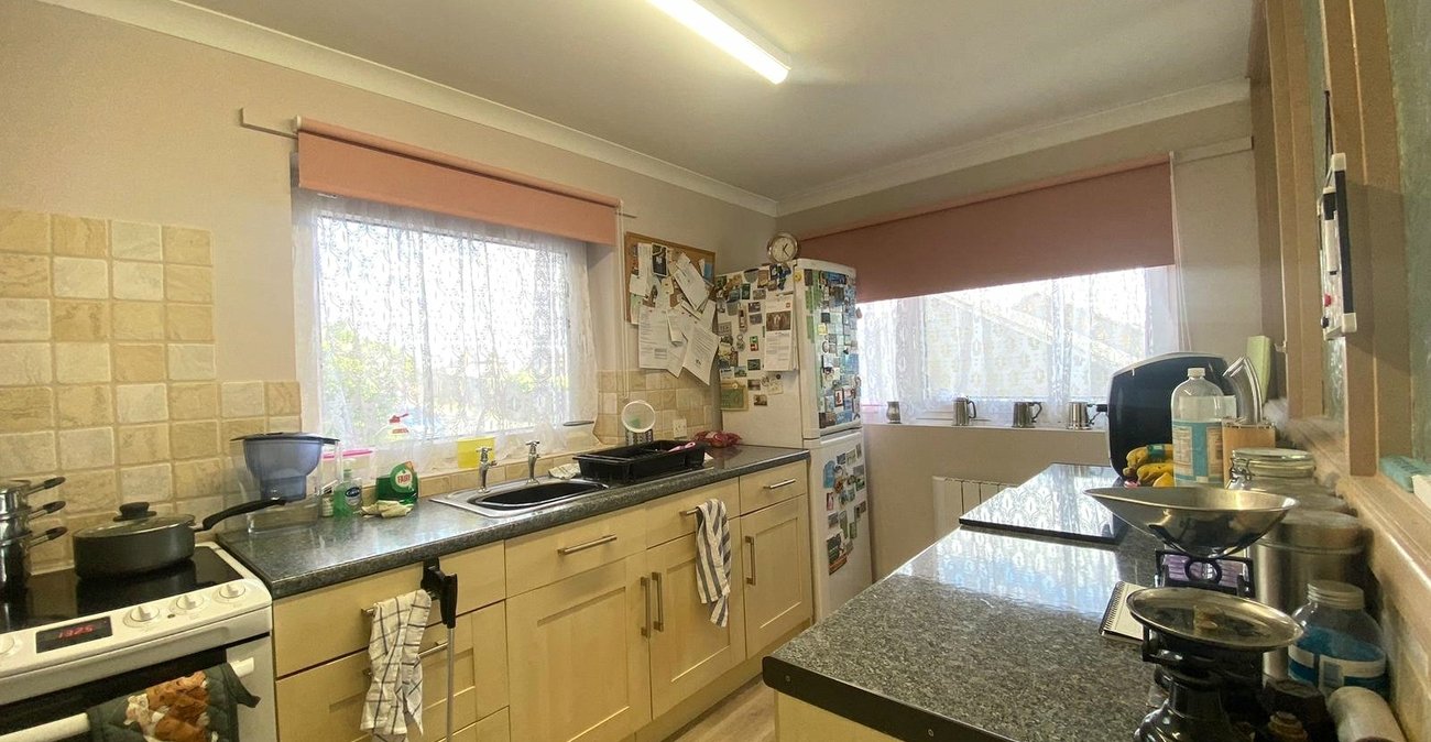 2 bedroom property for sale in Gravesend | Robinson Michael & Jackson
