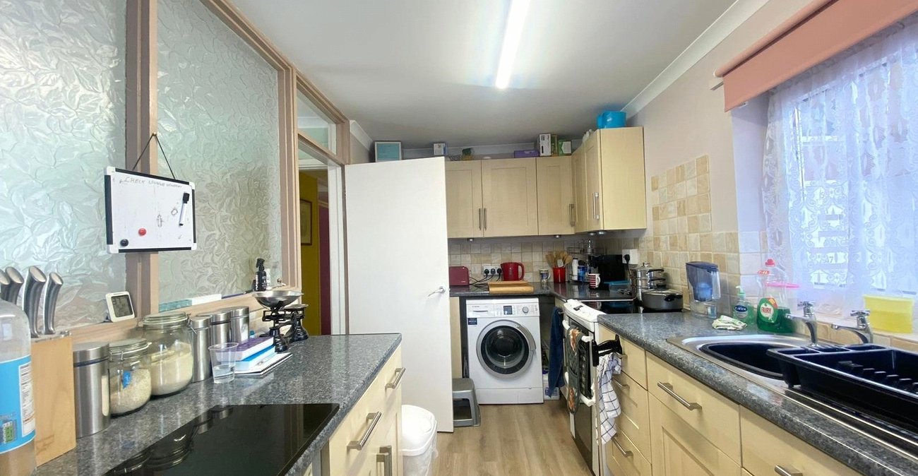 2 bedroom property for sale in Gravesend | Robinson Michael & Jackson