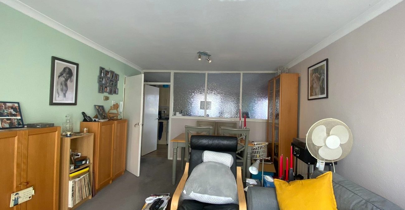 2 bedroom property for sale in Gravesend | Robinson Michael & Jackson