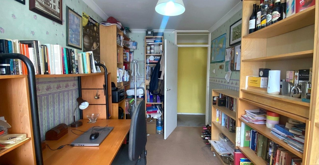 2 bedroom property for sale in Gravesend | Robinson Michael & Jackson