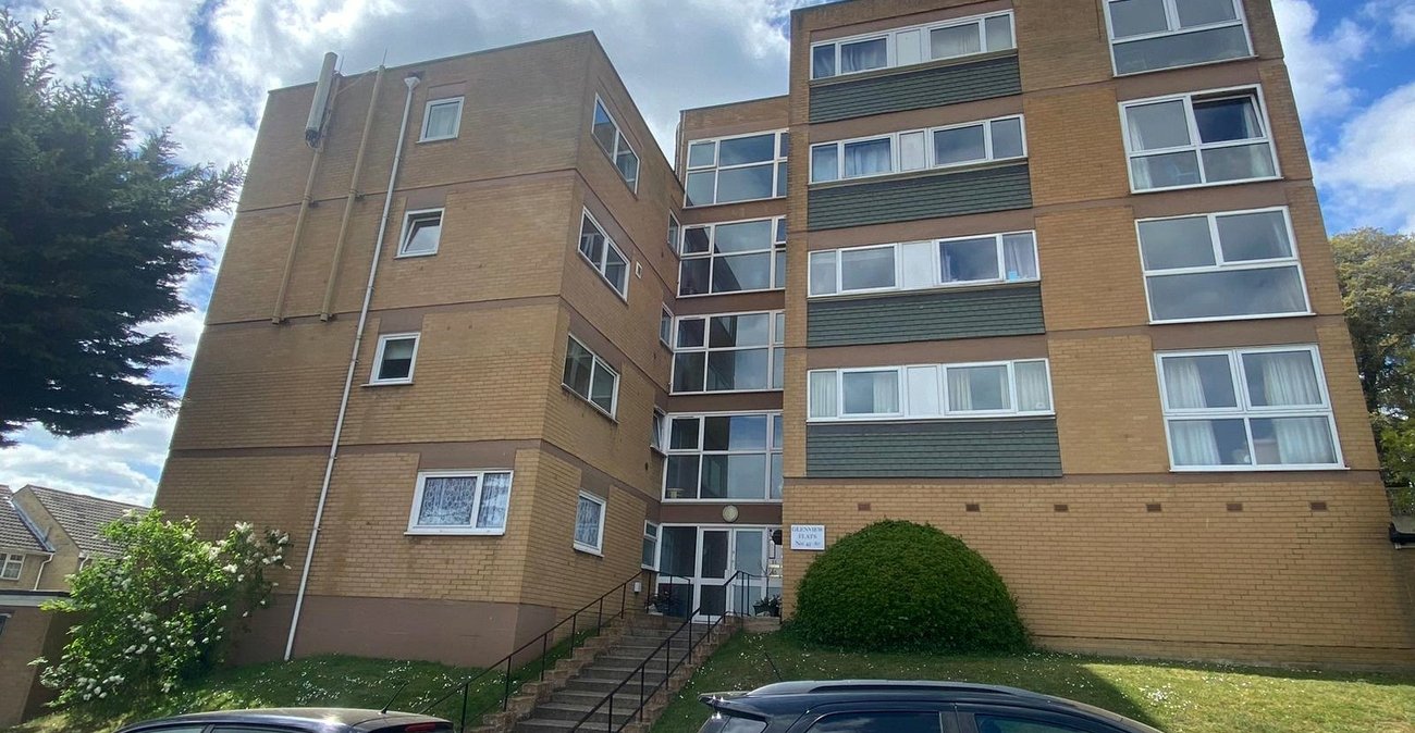 2 bedroom property for sale in Gravesend | Robinson Michael & Jackson