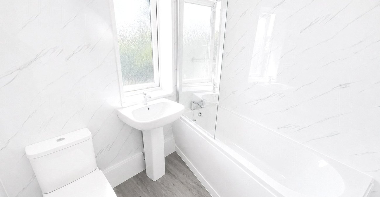 2 bedroom house for sale in Bromley | Robinson Jackson