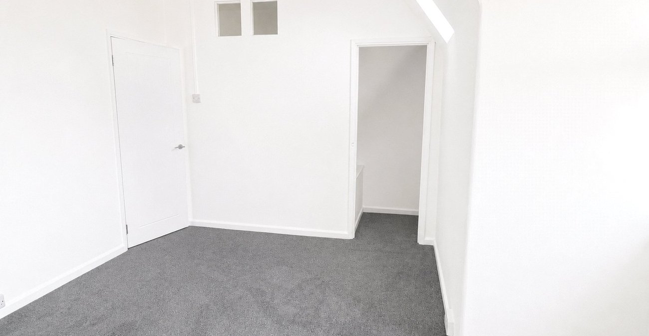 2 bedroom house for sale in Bromley | Robinson Jackson