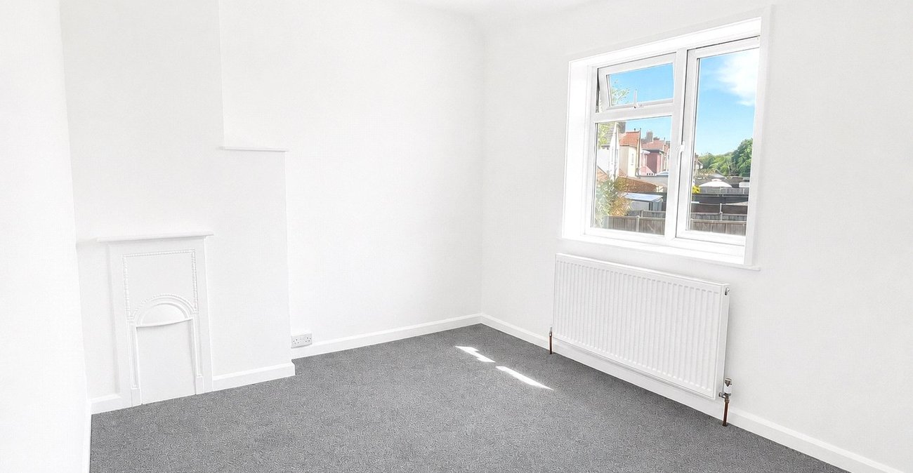 2 bedroom house for sale in Bromley | Robinson Jackson