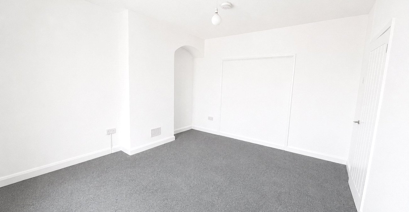 2 bedroom house for sale in Bromley | Robinson Jackson