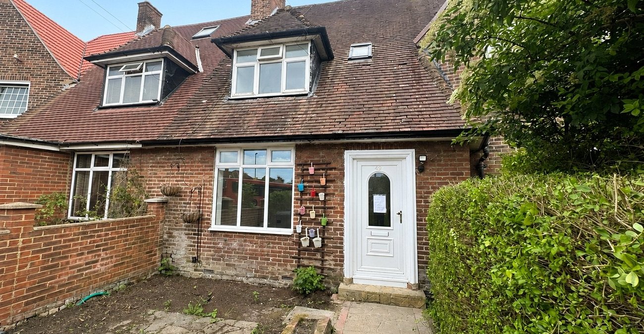 2 bedroom house for sale in Bromley | Robinson Jackson