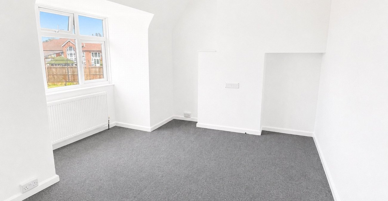 2 bedroom house for sale in Bromley | Robinson Jackson