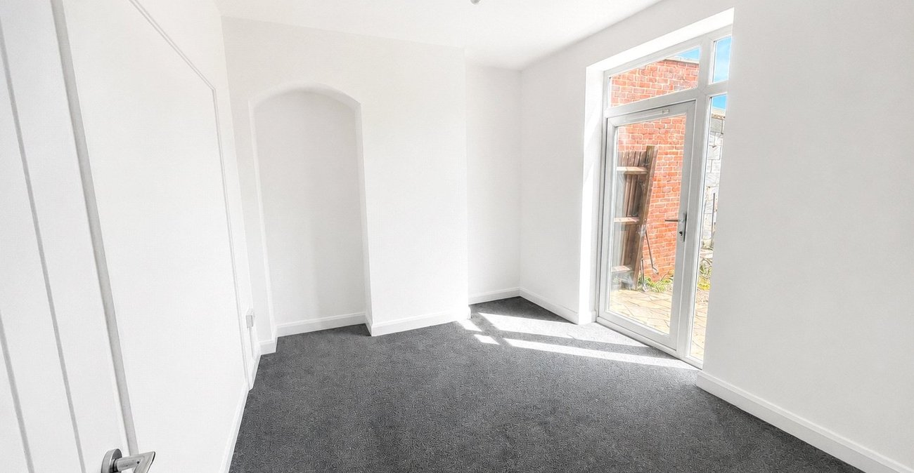 2 bedroom house for sale in Bromley | Robinson Jackson