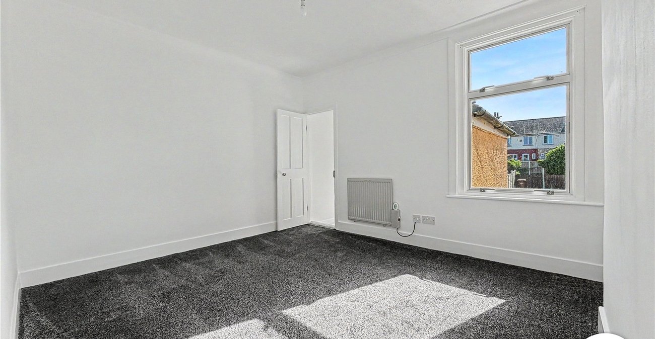 2 bedroom house for sale in Chatham | Robinson Michael & Jackson