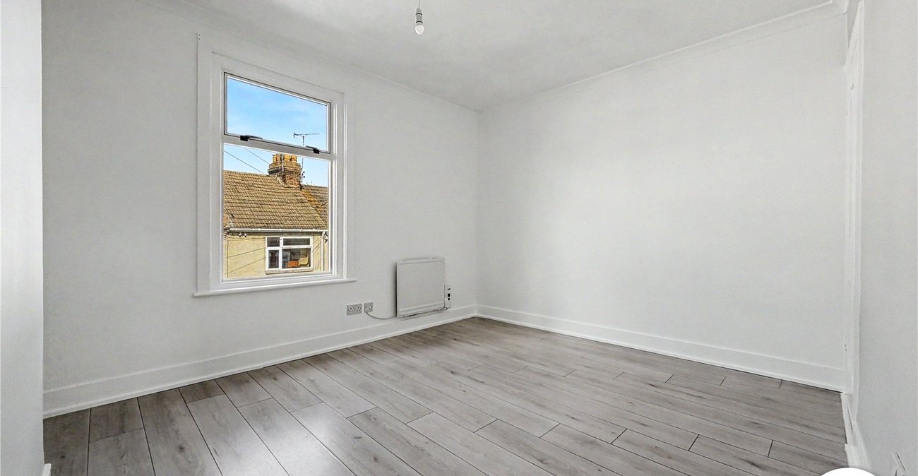 2 bedroom house for sale in Chatham | Robinson Michael & Jackson