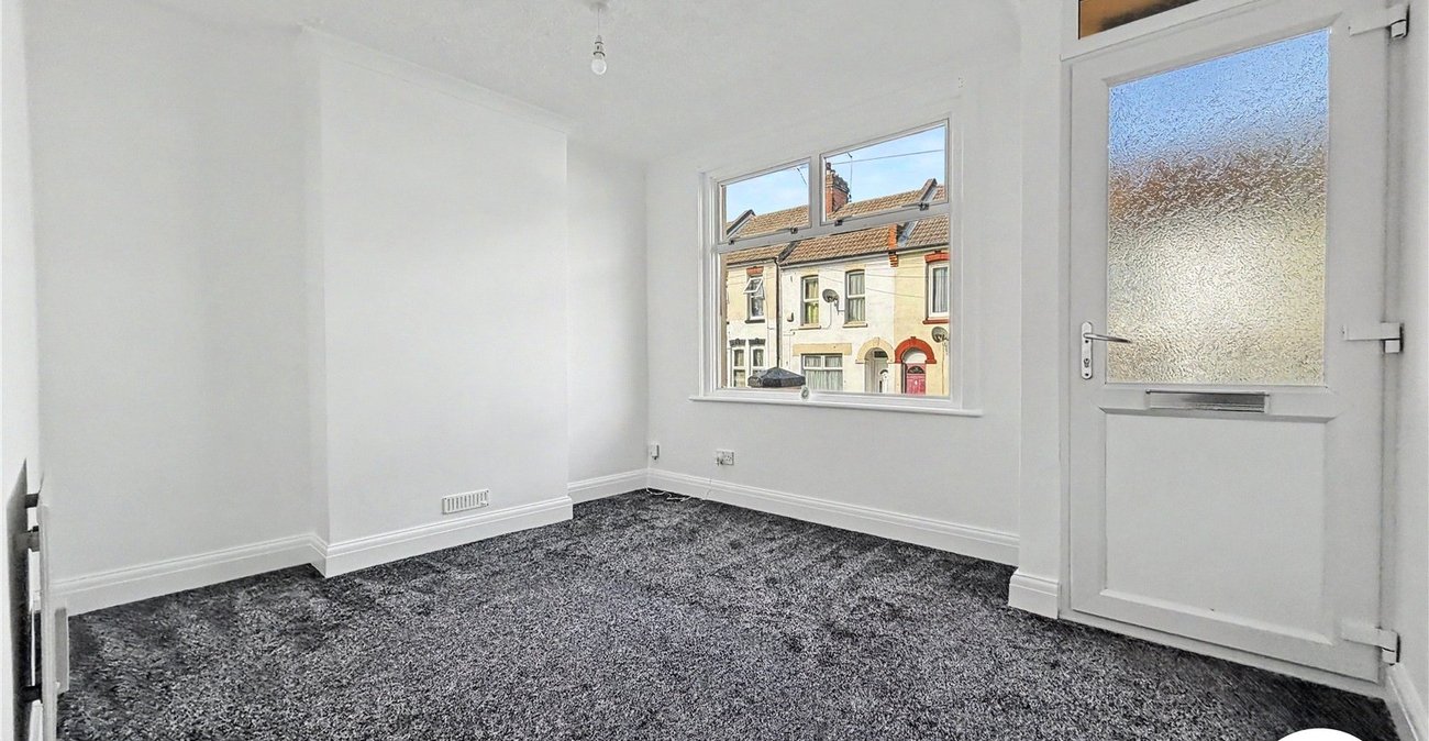 2 bedroom house for sale in Chatham | Robinson Michael & Jackson