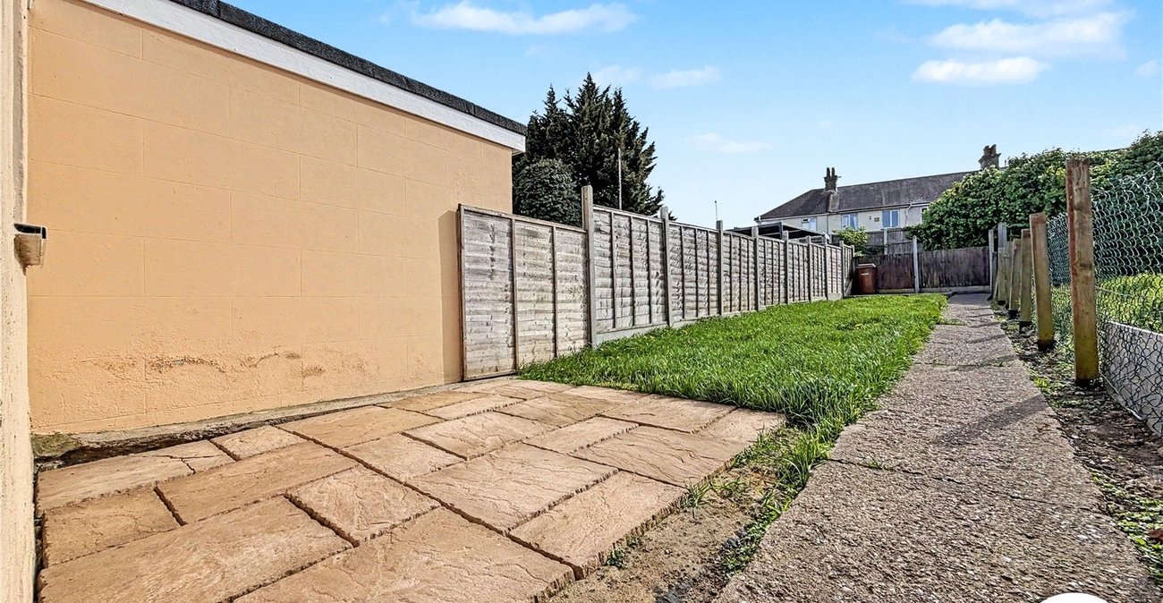 2 bedroom house for sale in Chatham | Robinson Michael & Jackson