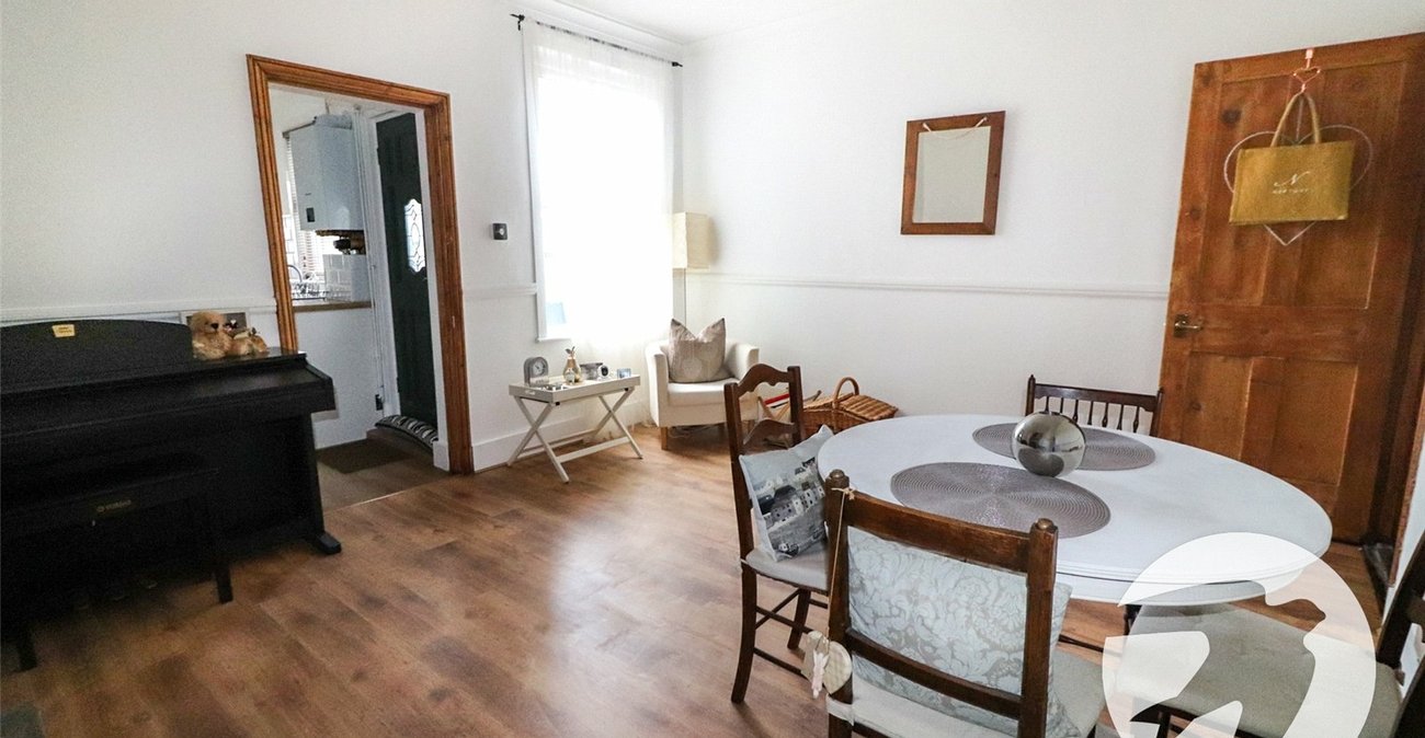 3 bedroom house for sale in Erith | Robinson Jackson