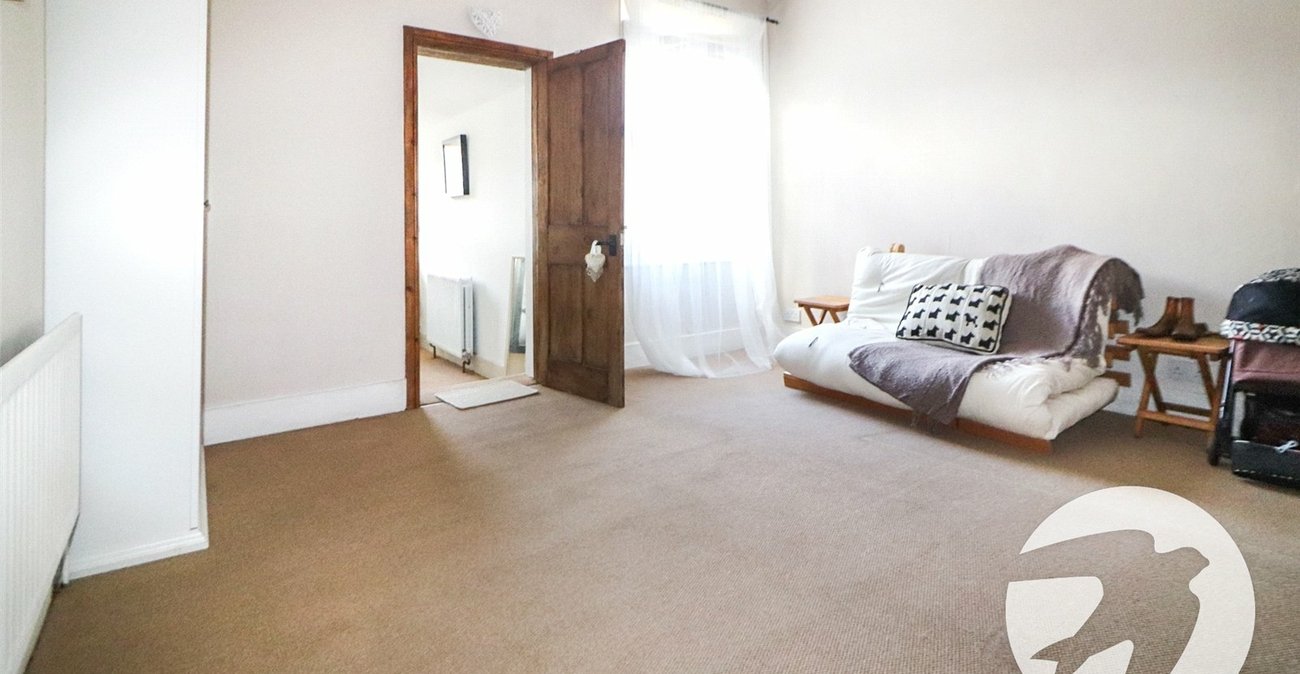 3 bedroom house for sale in Erith | Robinson Jackson