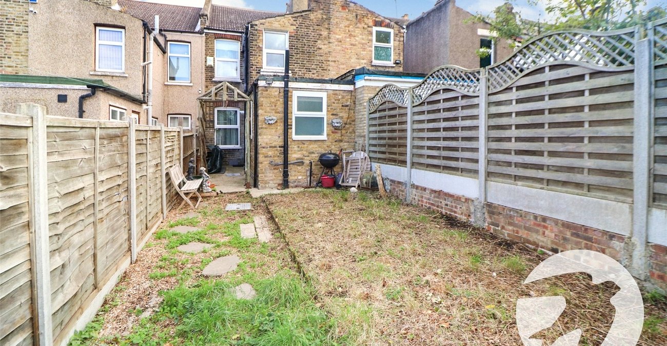 3 bedroom house for sale in Erith | Robinson Jackson