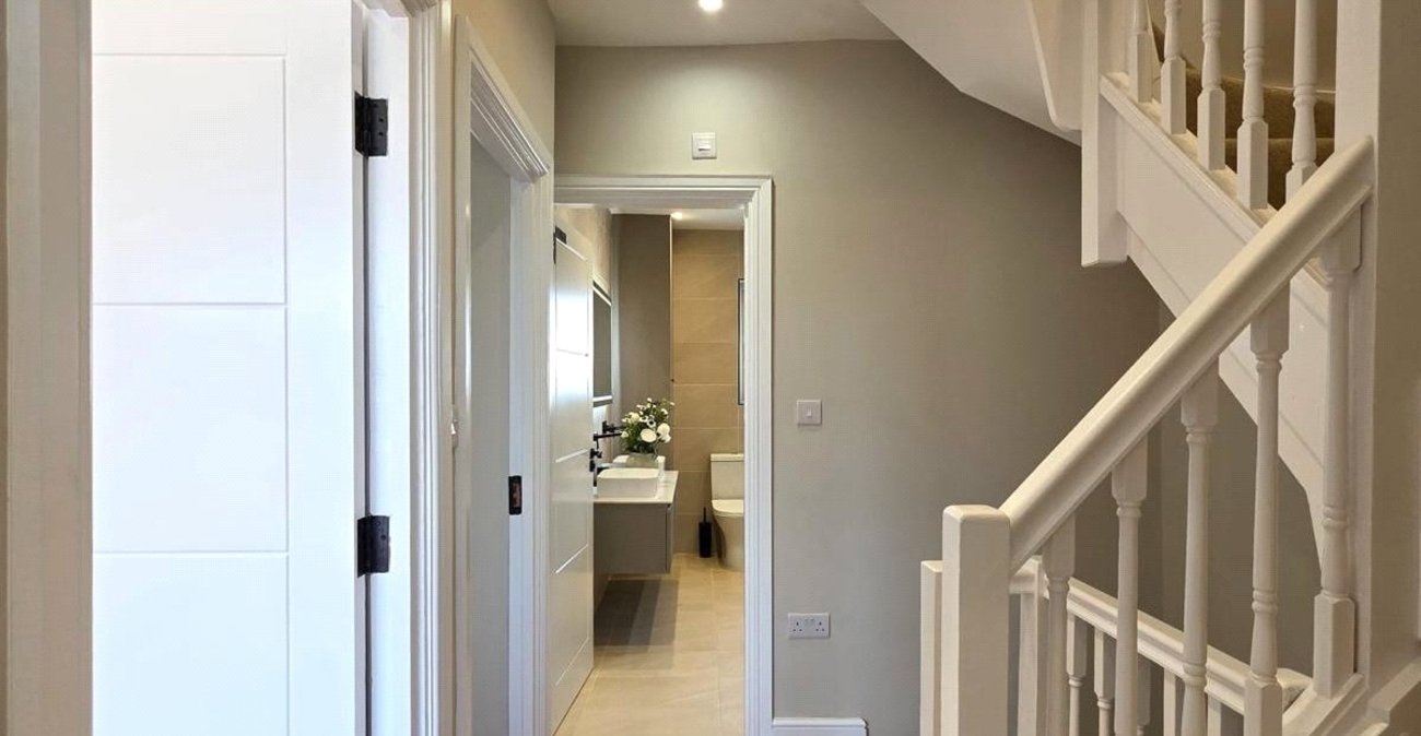 5 bedroom house for sale in London | Robinson Jackson