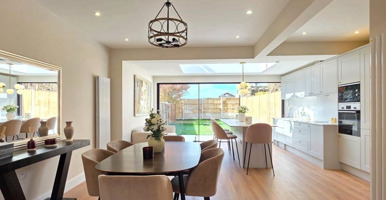 5 bedroom house for sale in London | Robinson Jackson