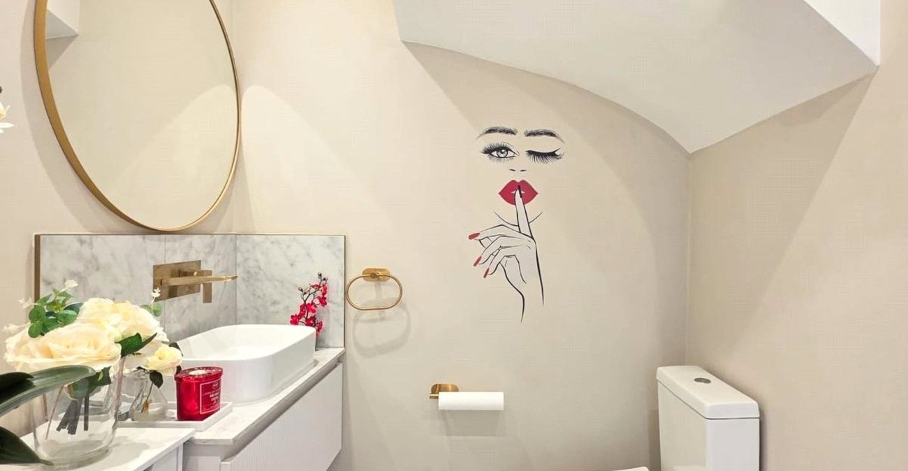 5 bedroom house for sale in London | Robinson Jackson
