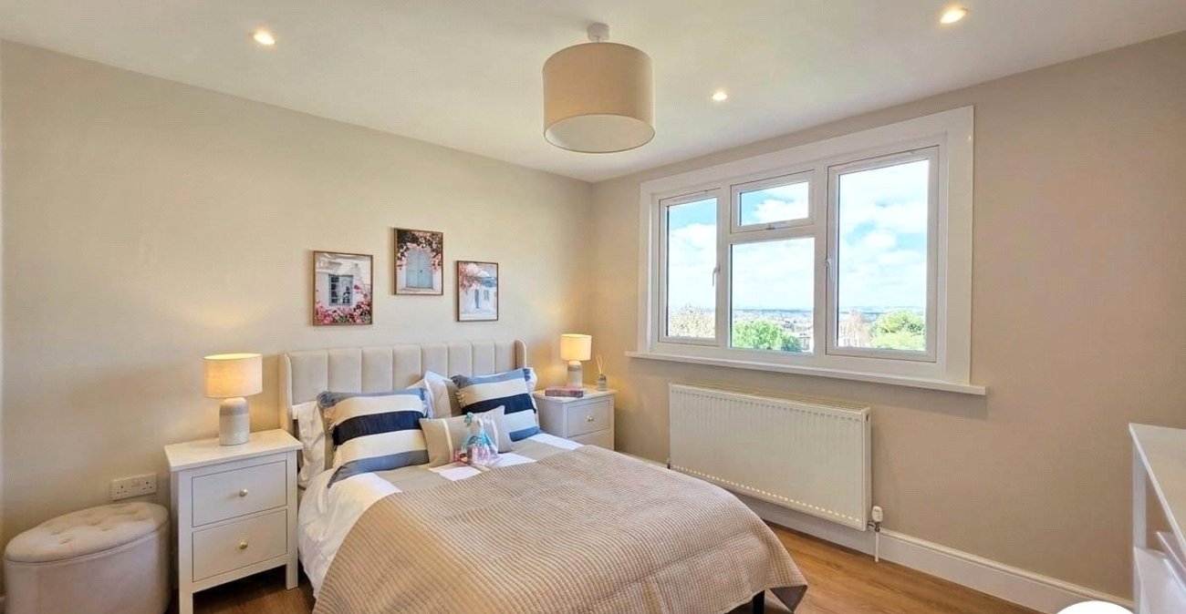 5 bedroom house for sale in London | Robinson Jackson