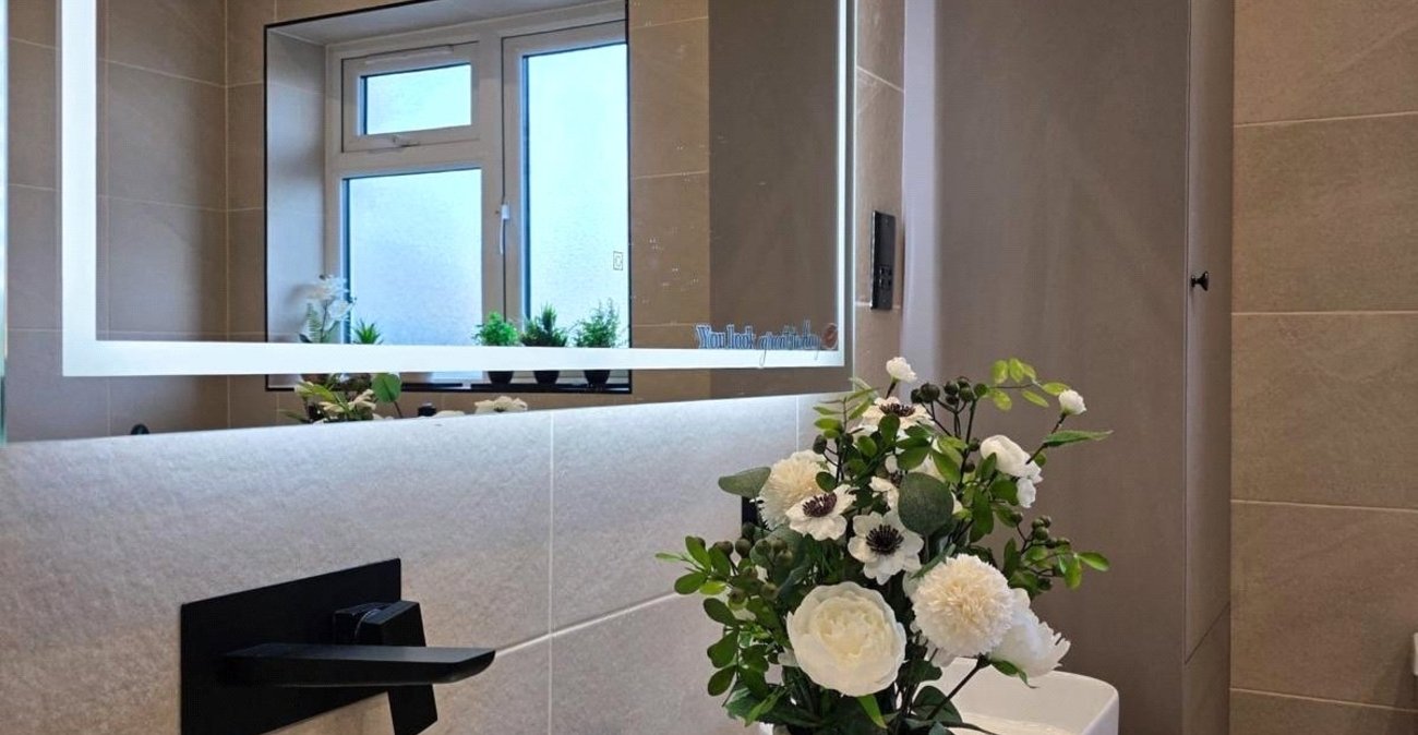 5 bedroom house for sale in London | Robinson Jackson