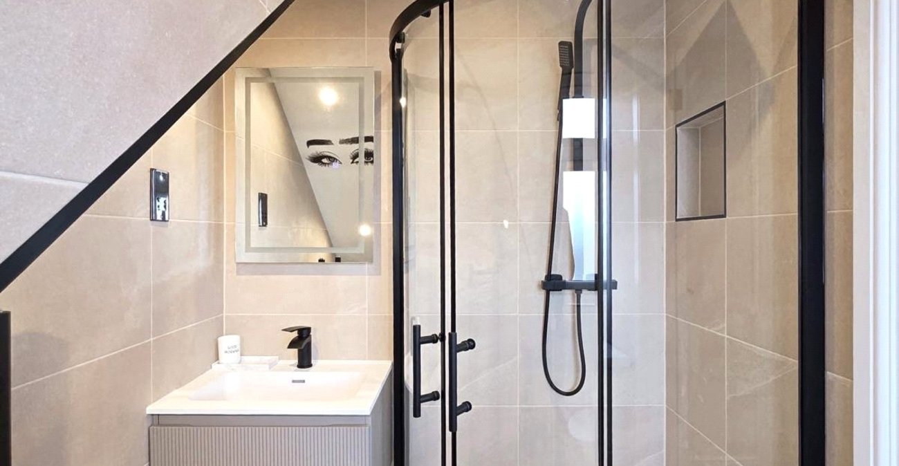 5 bedroom house for sale in London | Robinson Jackson