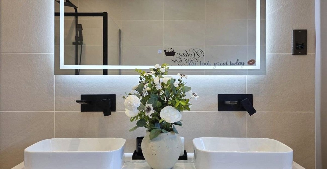 5 bedroom house for sale in London | Robinson Jackson