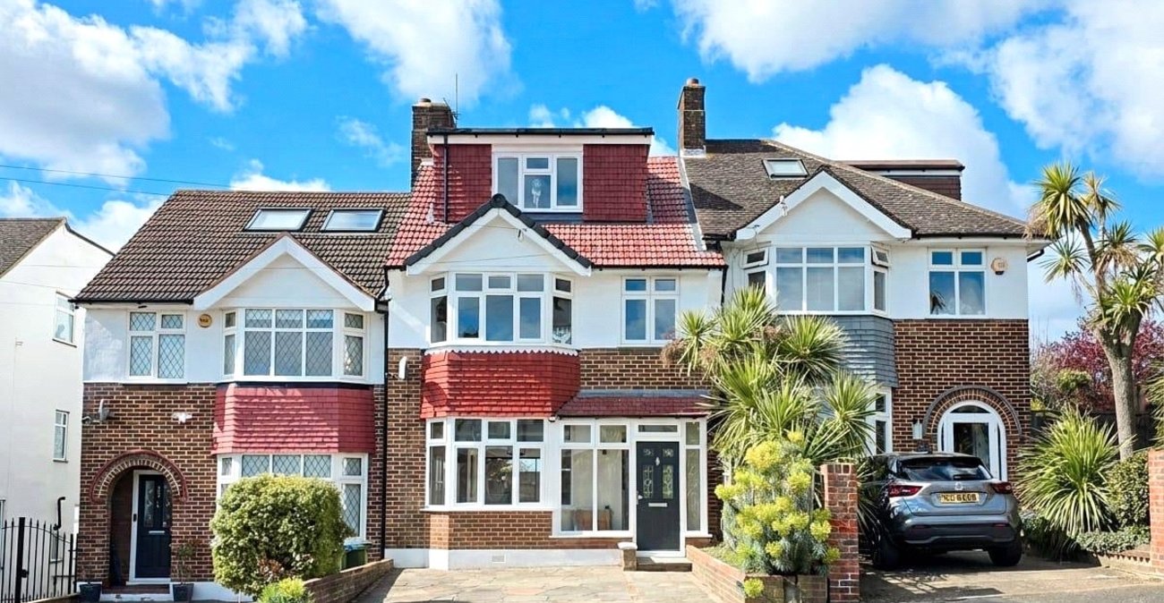 5 bedroom house for sale in London | Robinson Jackson