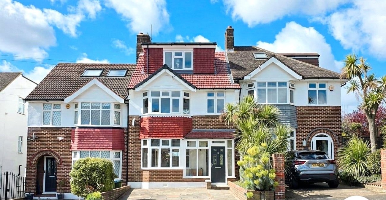 5 bedroom house for sale in London | Robinson Jackson