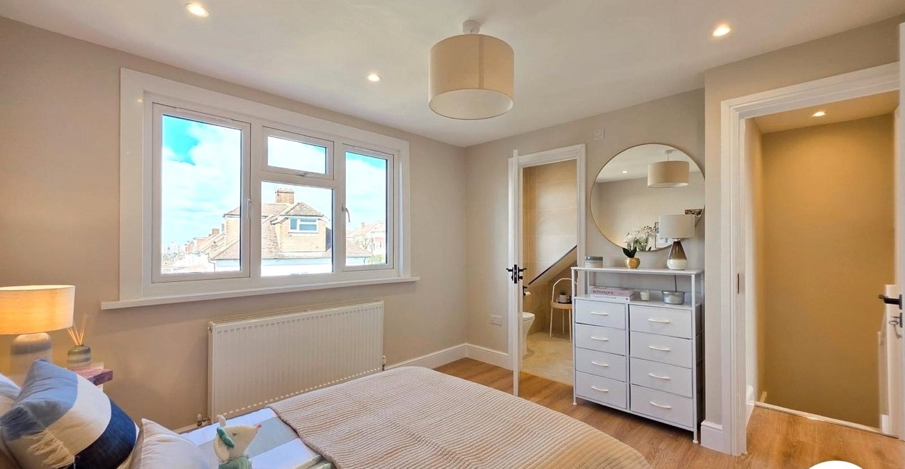 5 bedroom house for sale in London | Robinson Jackson