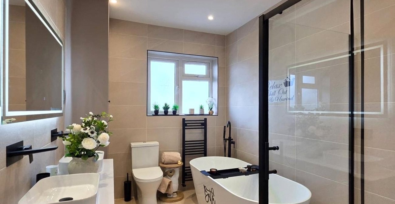 5 bedroom house for sale in London | Robinson Jackson