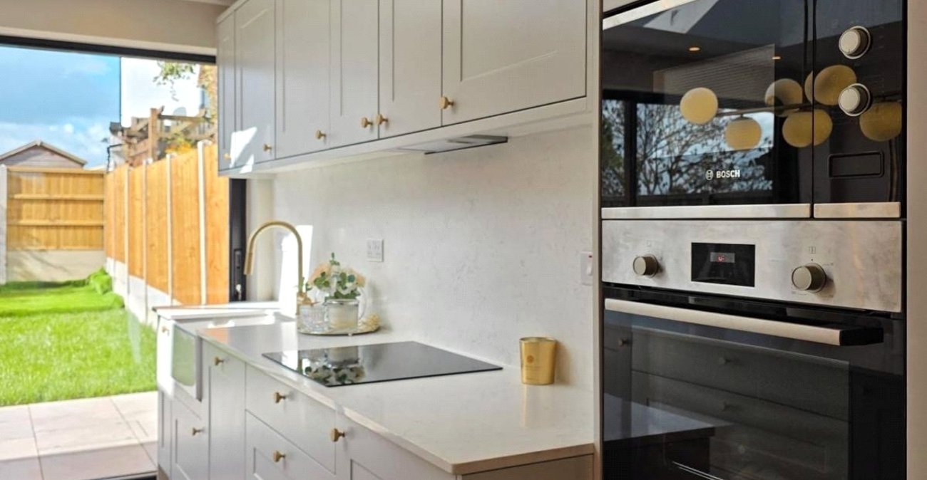 5 bedroom house for sale in London | Robinson Jackson
