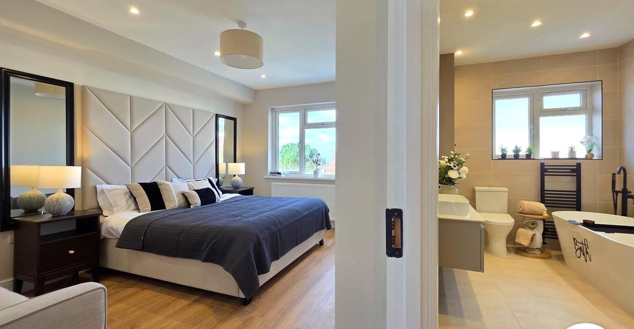 5 bedroom house for sale in London | Robinson Jackson