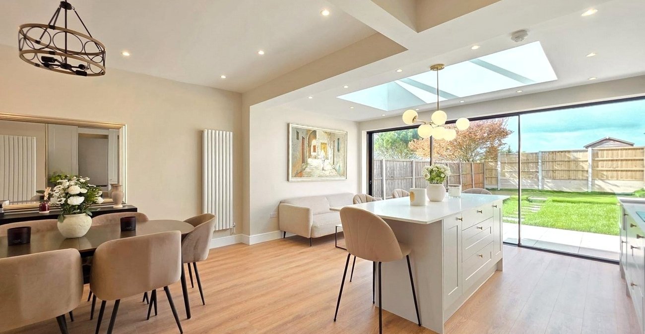 5 bedroom house for sale in London | Robinson Jackson