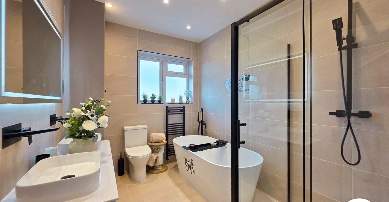 5 bedroom house for sale in London | Robinson Jackson